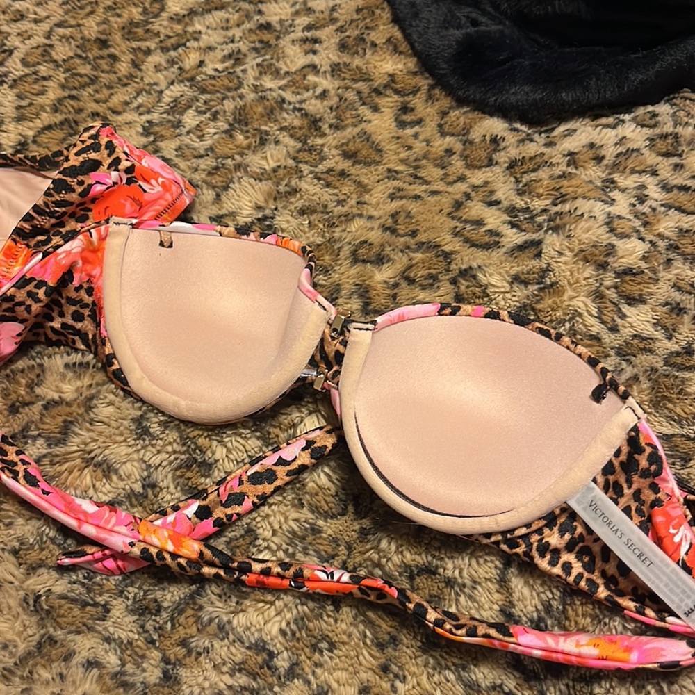 Victoria’s Secret Swim Top - Picture 6 of 6